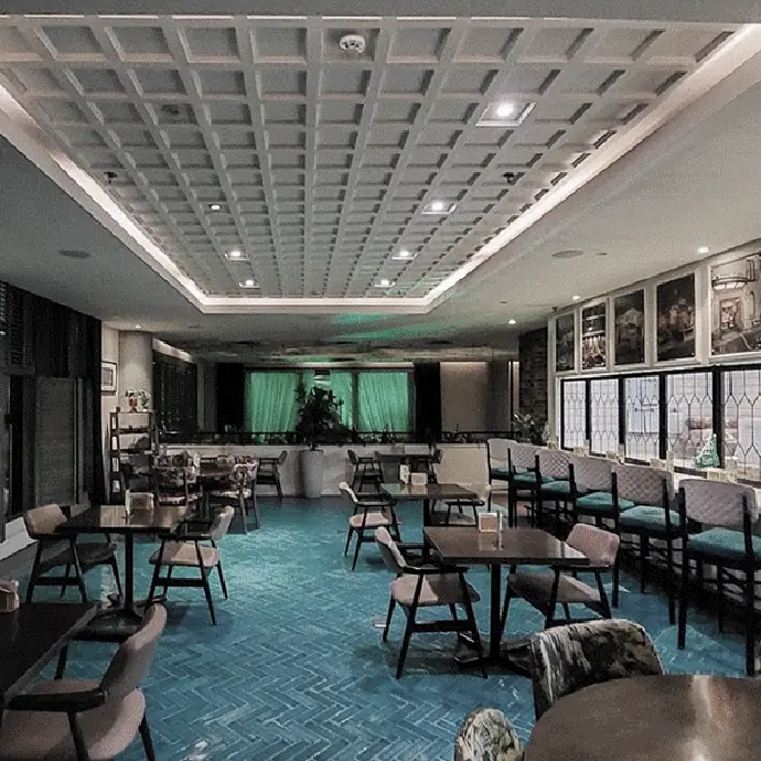 URTH CAFE، الرياض